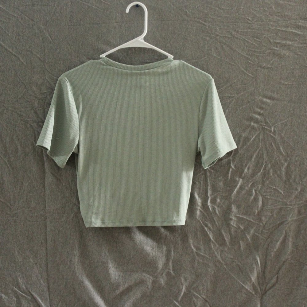 H&M Green Ribbed Crop Top - Picture 2 of 2